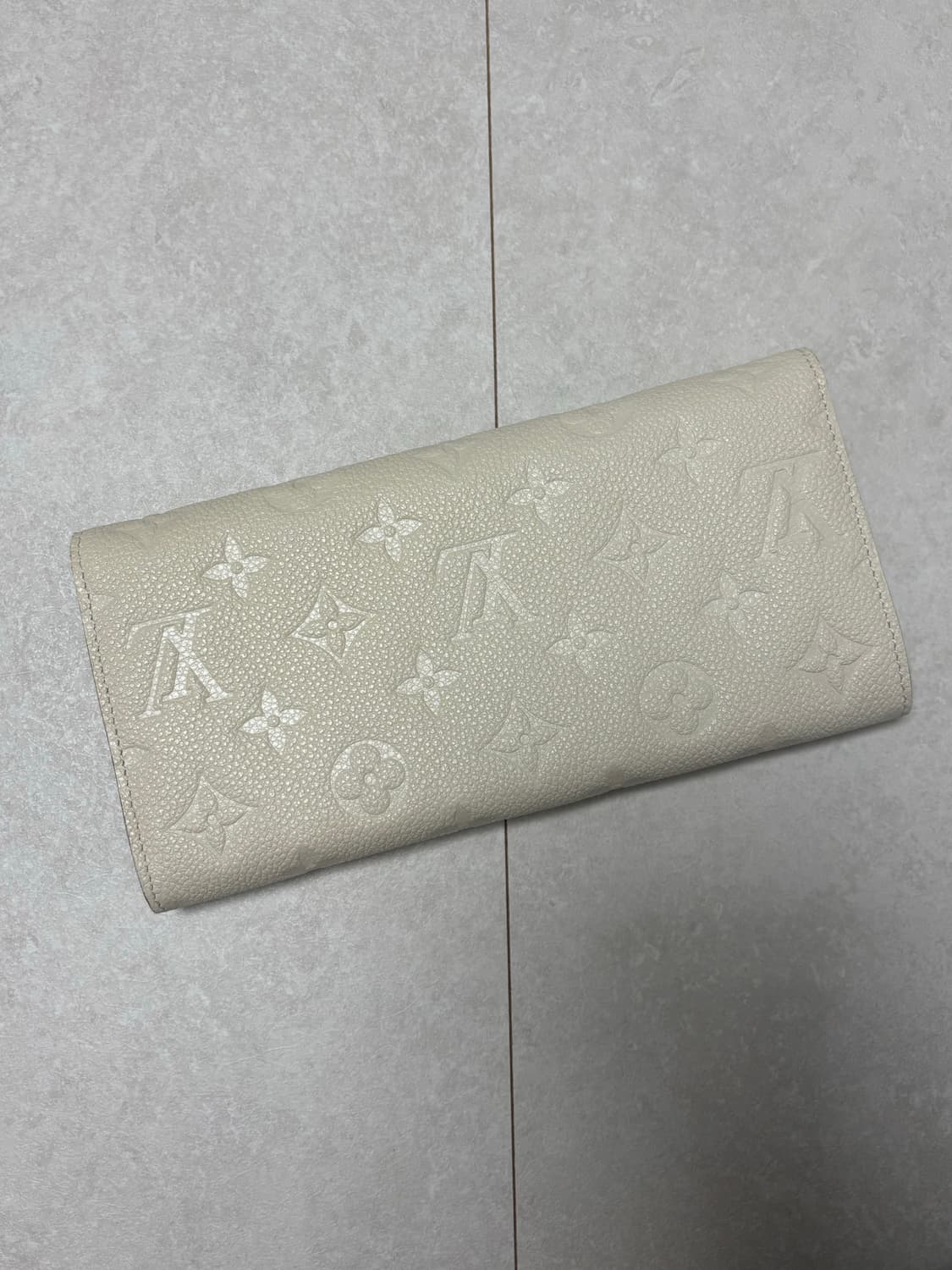루이비통 모노그램 앙프렝뜨 아이보리 장지갑 상품이미지6