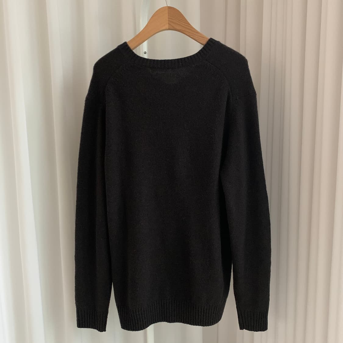 일본 유니클로 브이넥 루즈핏 브라운 울니트 상품이미지3