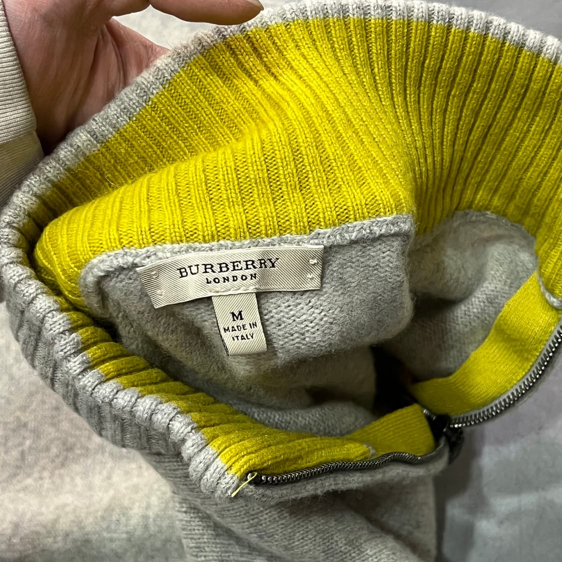  버버리 기마로고 하프 집업 니트 y15910 상품이미지6