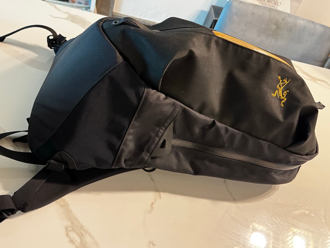 아크테릭스 아로 22 백팩 24k블랙 상품이미지6