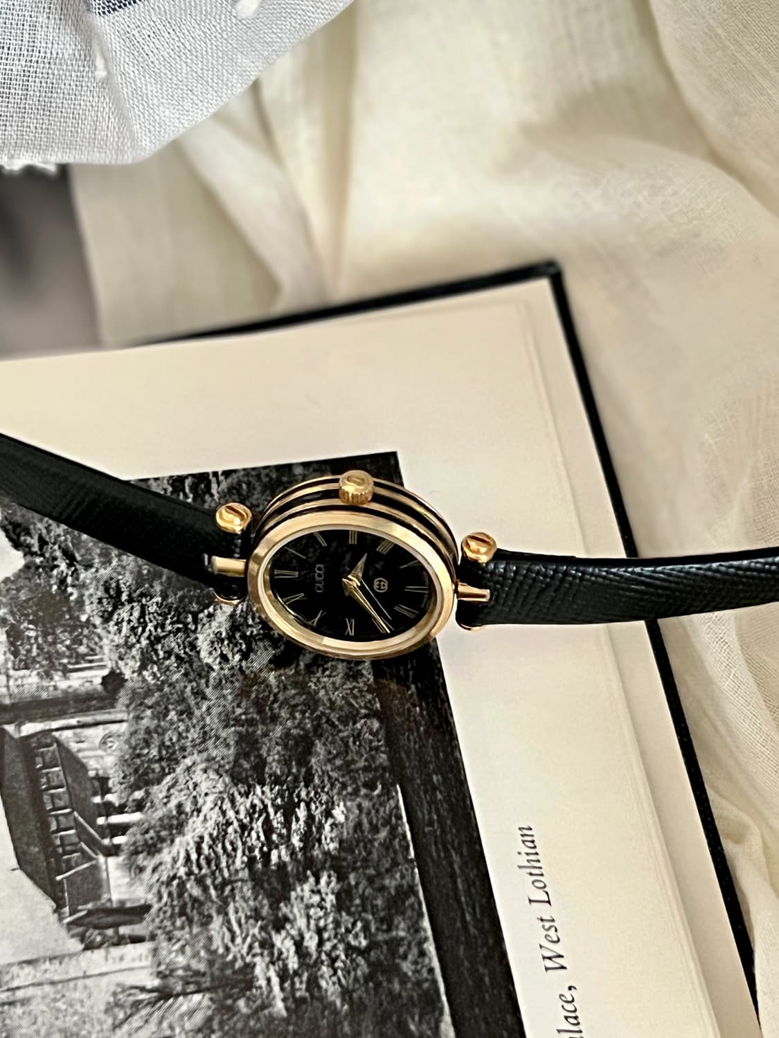 구찌 쉐리 블랙 다이얼 여성 시계   상품이미지2