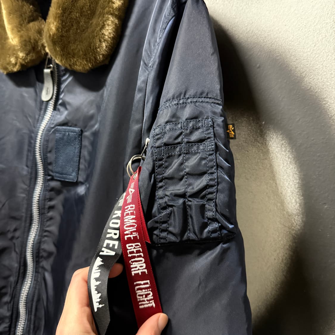 알파인더스트리 퍼 카라 탈부착 B15 플라이트 봄버 자켓 상품이미지3