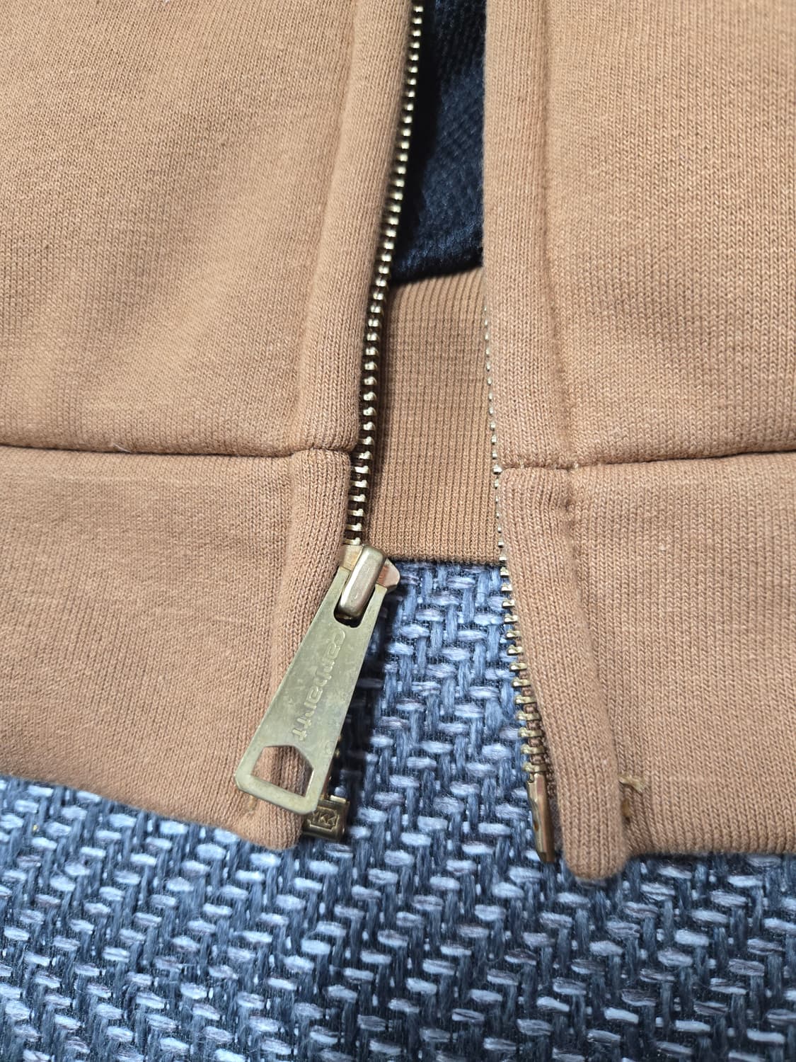 칼하트 공용 브라운 후드 집업 상품이미지4