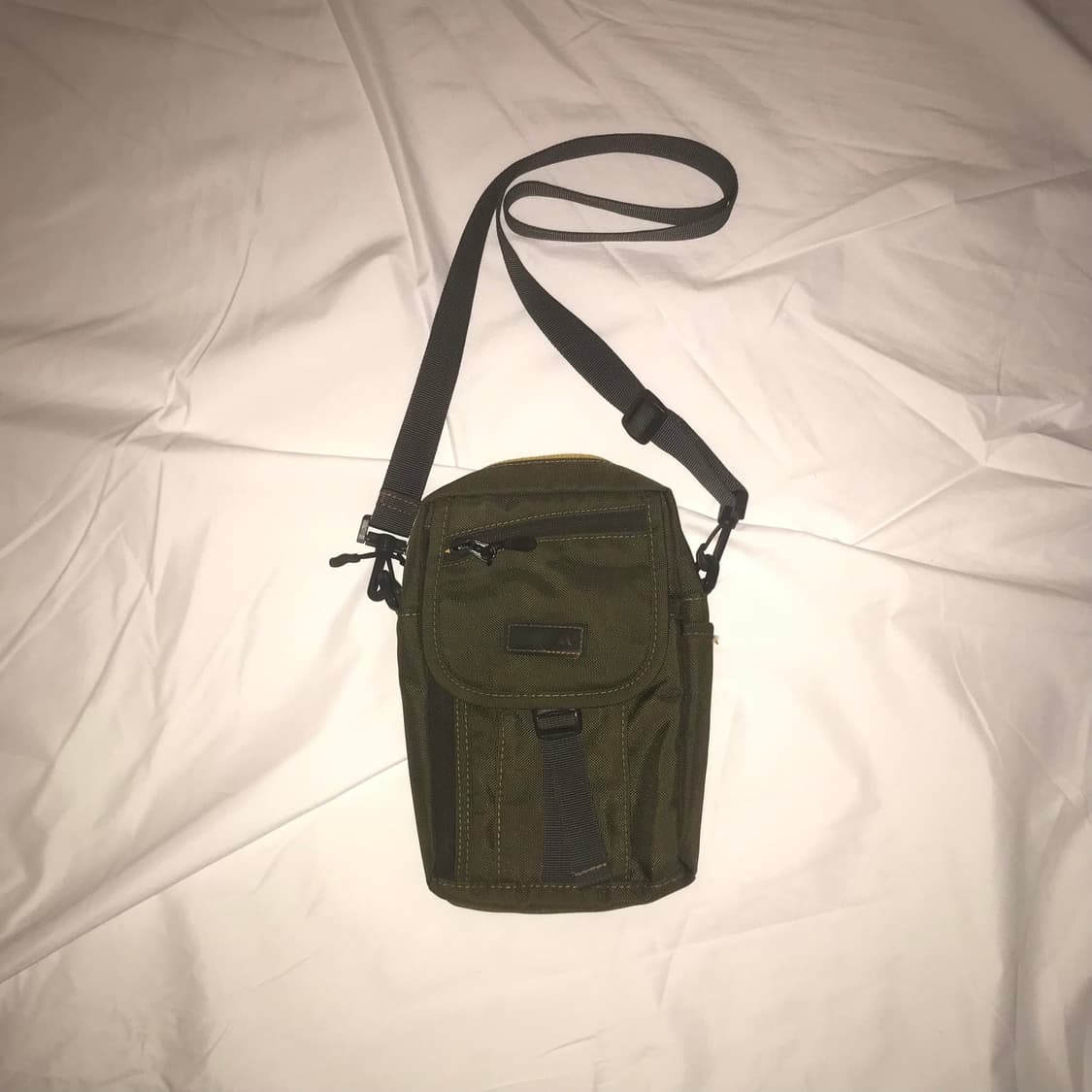 프로스펙스 크로스백 상품이미지1