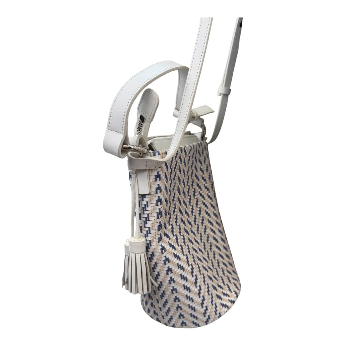 KUHO 버킷 크로스백 – 아이보리/블루 위빙 디자인 상품이미지2