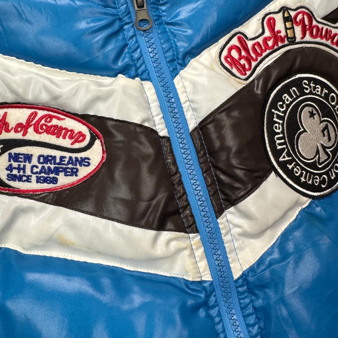 MODIFIED 모디파이드 후드 패딩 베스트 패치워크 디테일 블루 상품이미지10