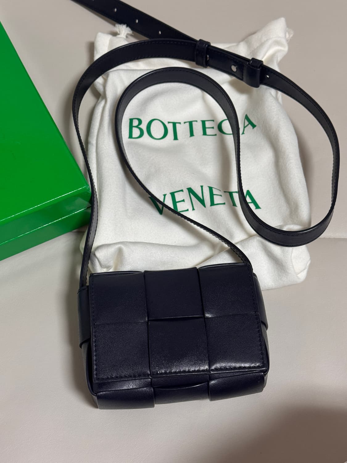 보테가베네타 카세트 미니 백 상품이미지1