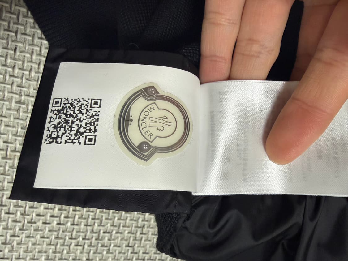 정품 몽클레어 김현우 니트패딩 XL 블랙 상품이미지5