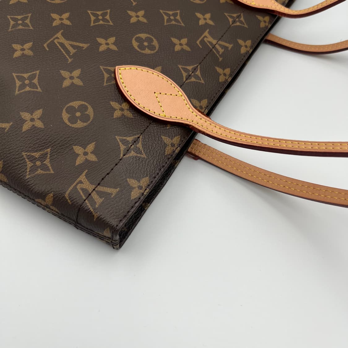 루이비통 모노그램 캐리잇 숄더백 상품이미지6