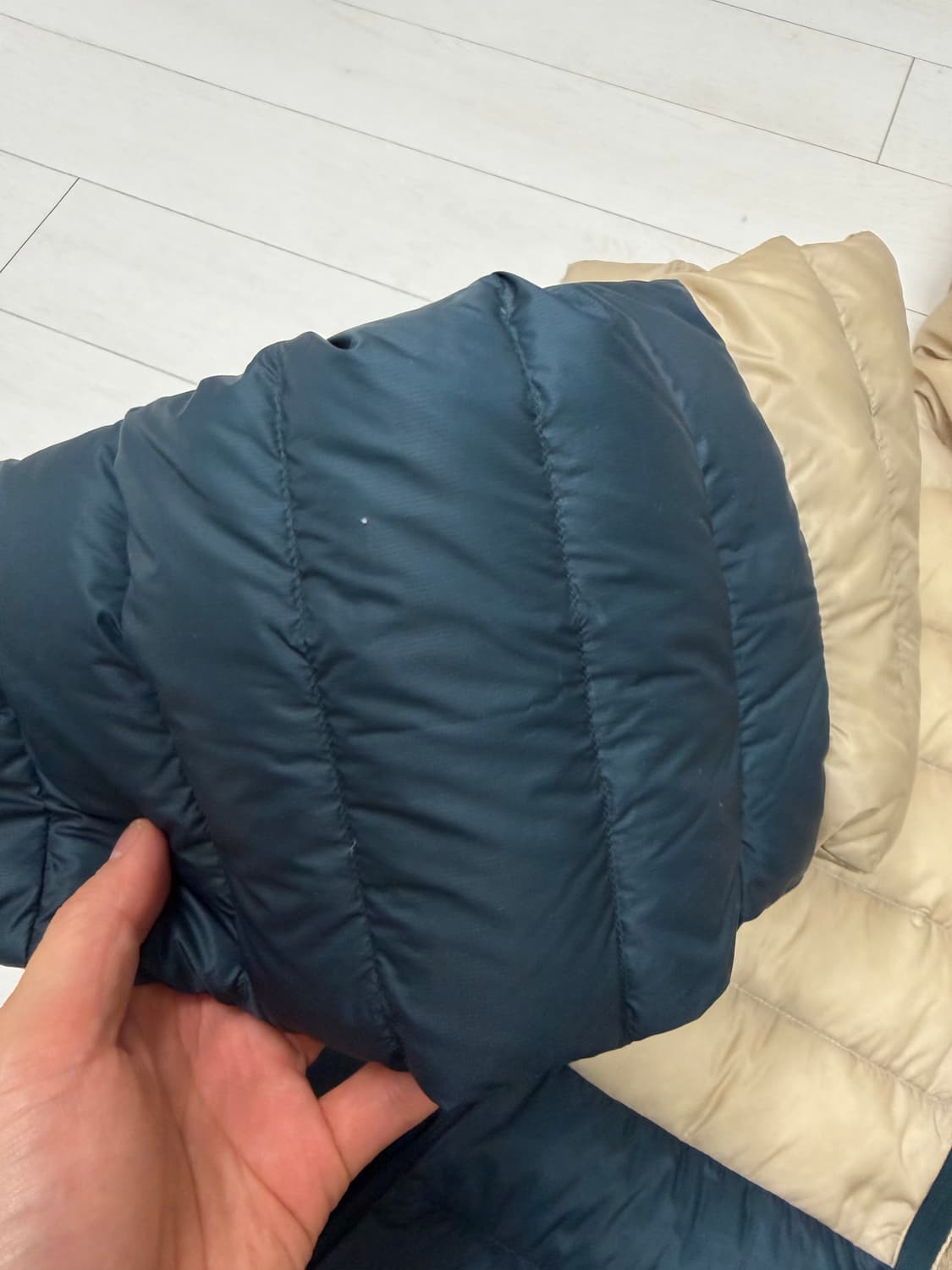 아크테릭스 세륨 후디 M 사이즈   상태 8.5/10  오른팔 중간 실밥 상품이미지3