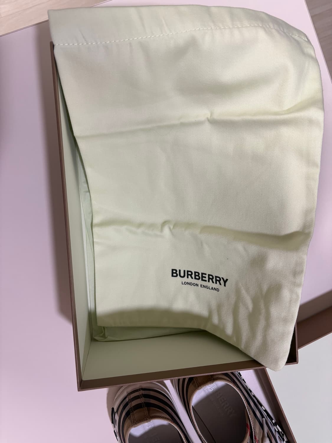 버버리 운동화 상품이미지7