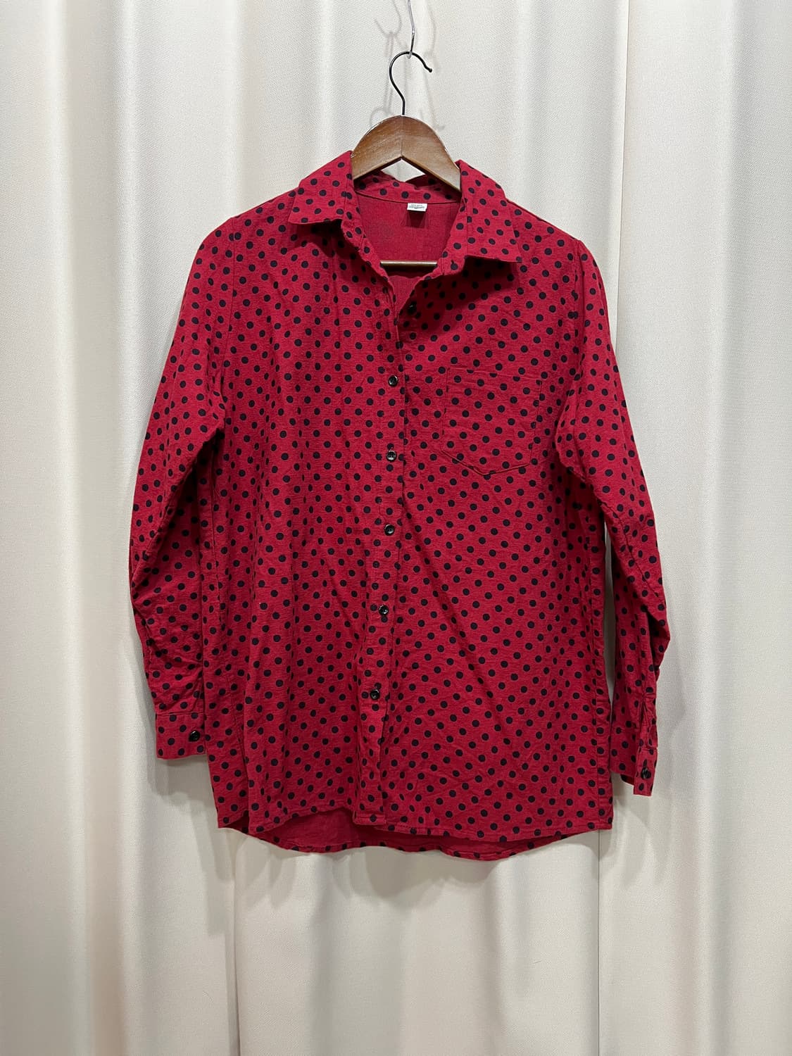 여성 딥레드 도트 셔츠 상품이미지2
