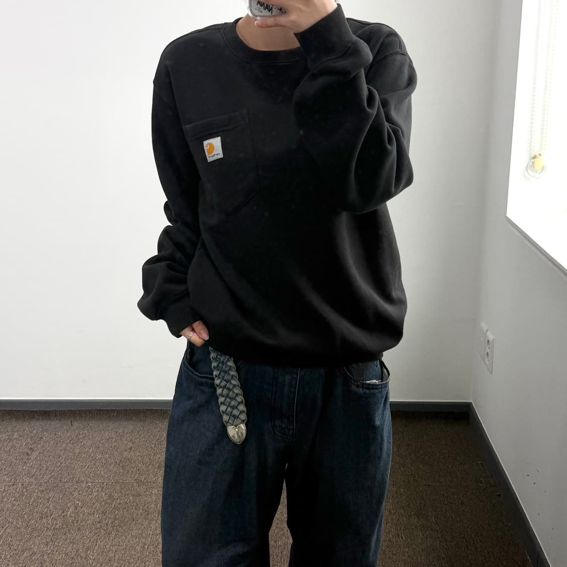 Carhartt 칼하트 포켓 블랙 맨투맨  상품이미지1