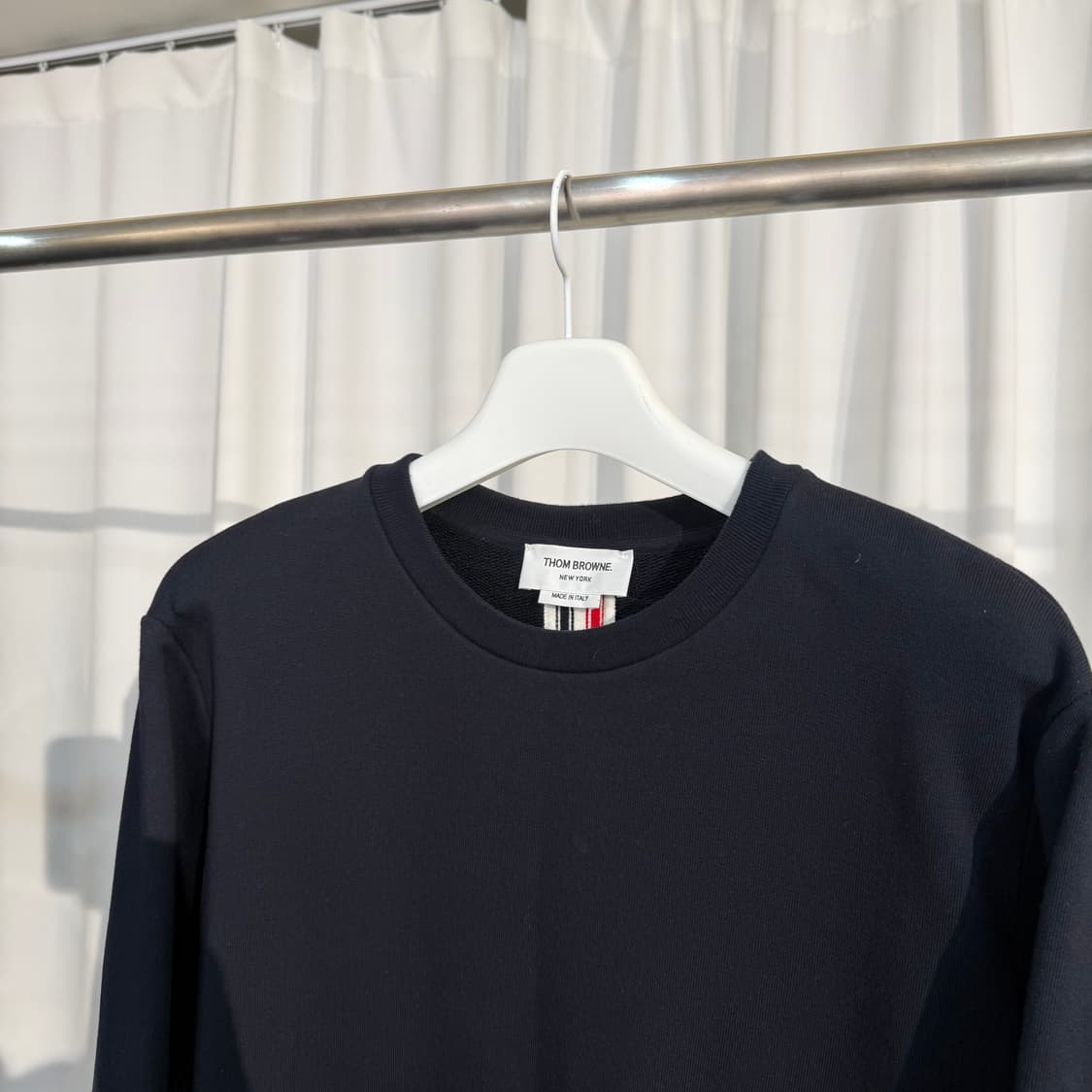 (3) 톰브라운 백삼선 맨투맨 상품이미지3