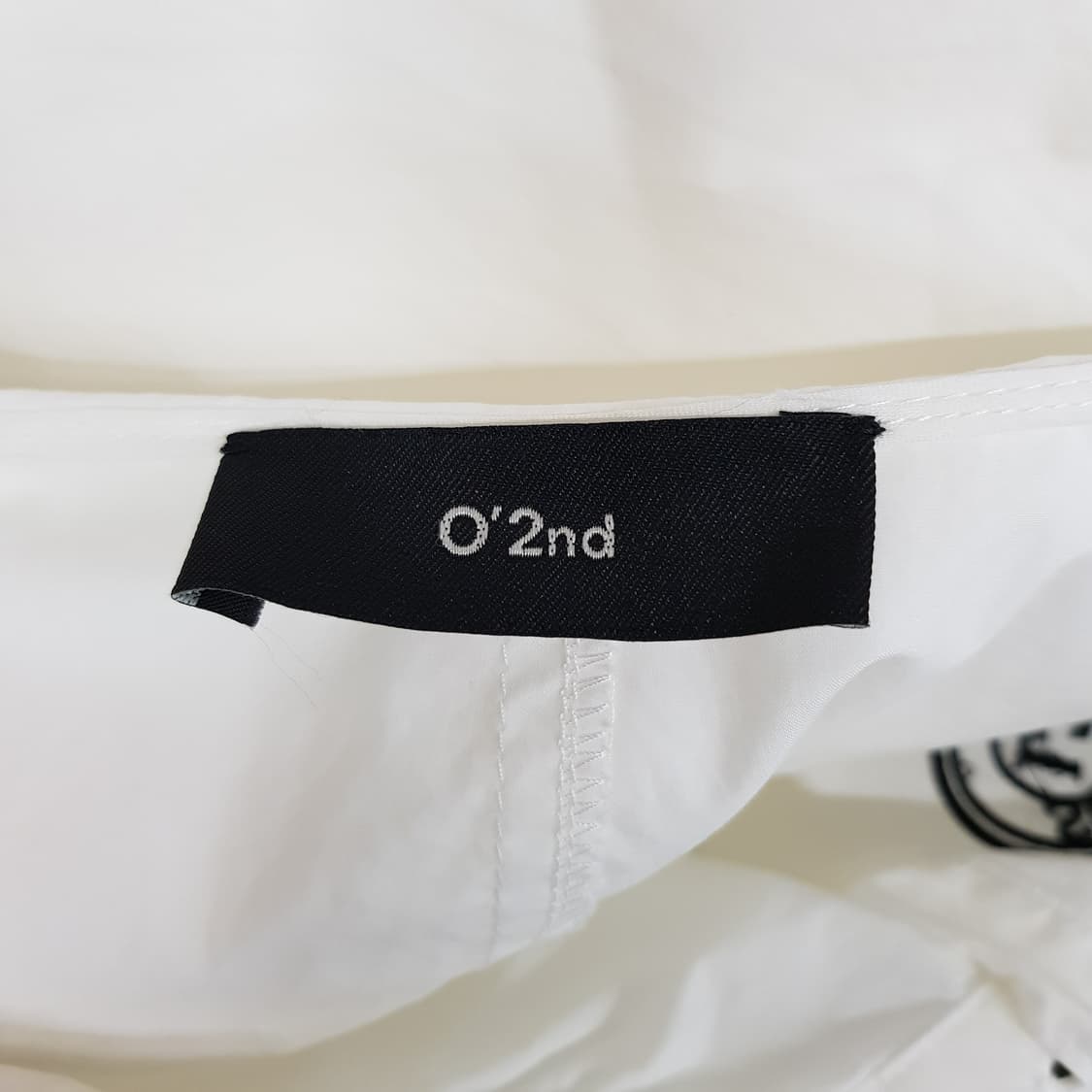 오즈세컨 O2nd 2022 빅카라 리본 디테일 셔츠형 원피스 상품이미지6