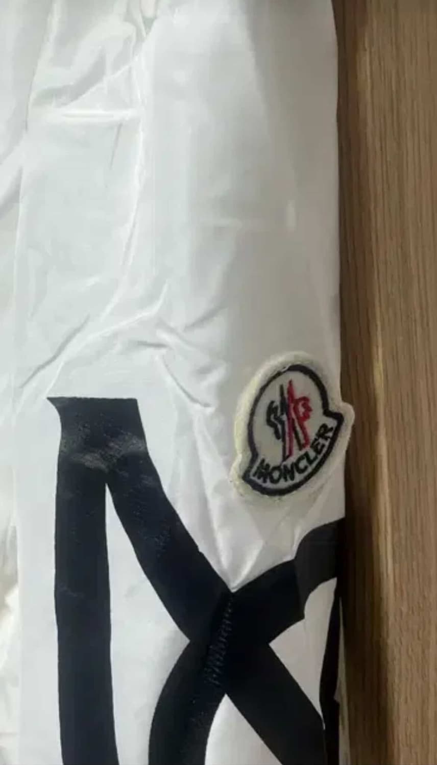 (급처) 몽클레어 바람막이 판매 상품이미지4