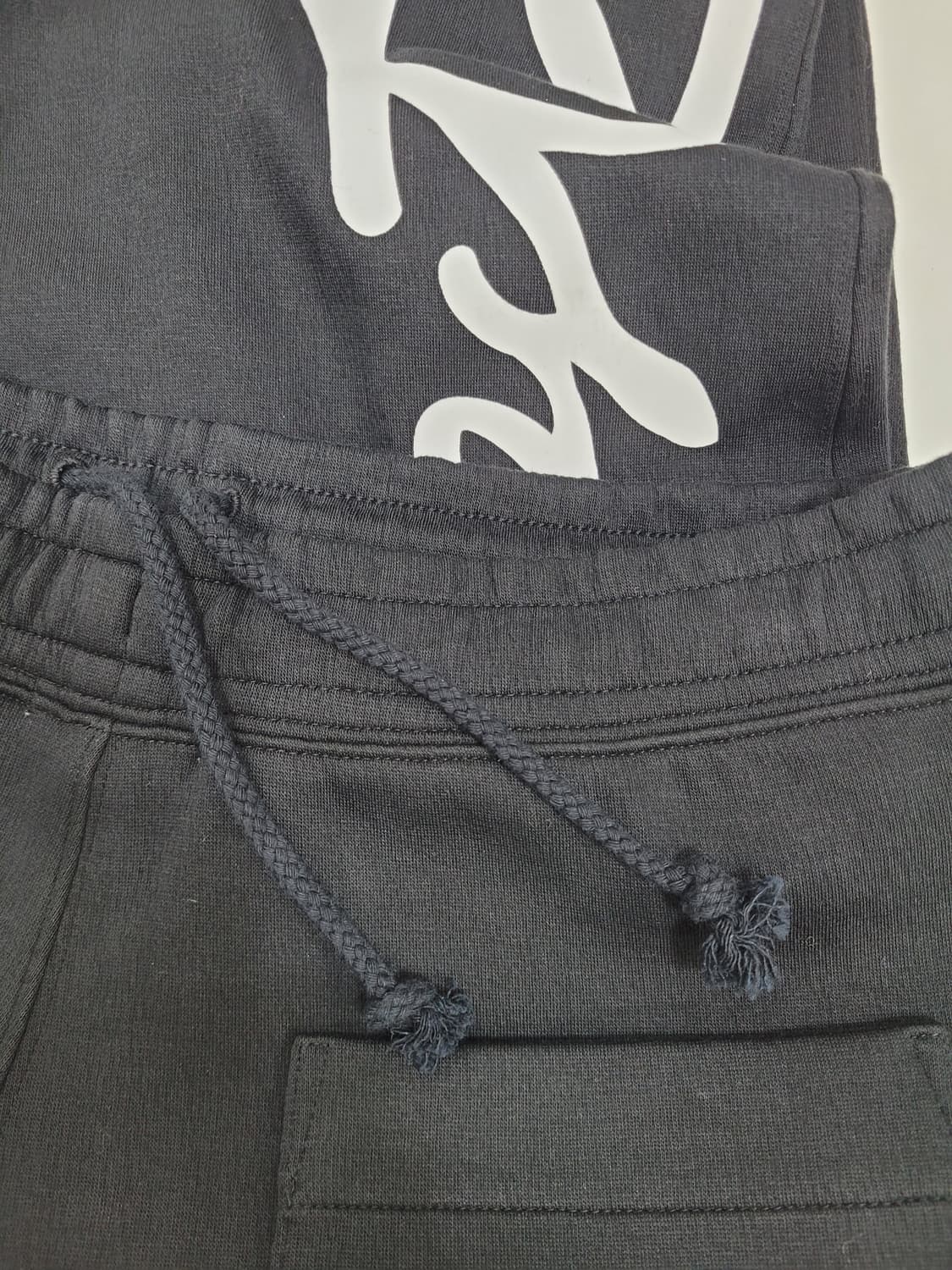 (새상품) LACOSTE 라코스테 플리스 스웨이드 팬츠 / 남 S 블랙
 상품이미지7