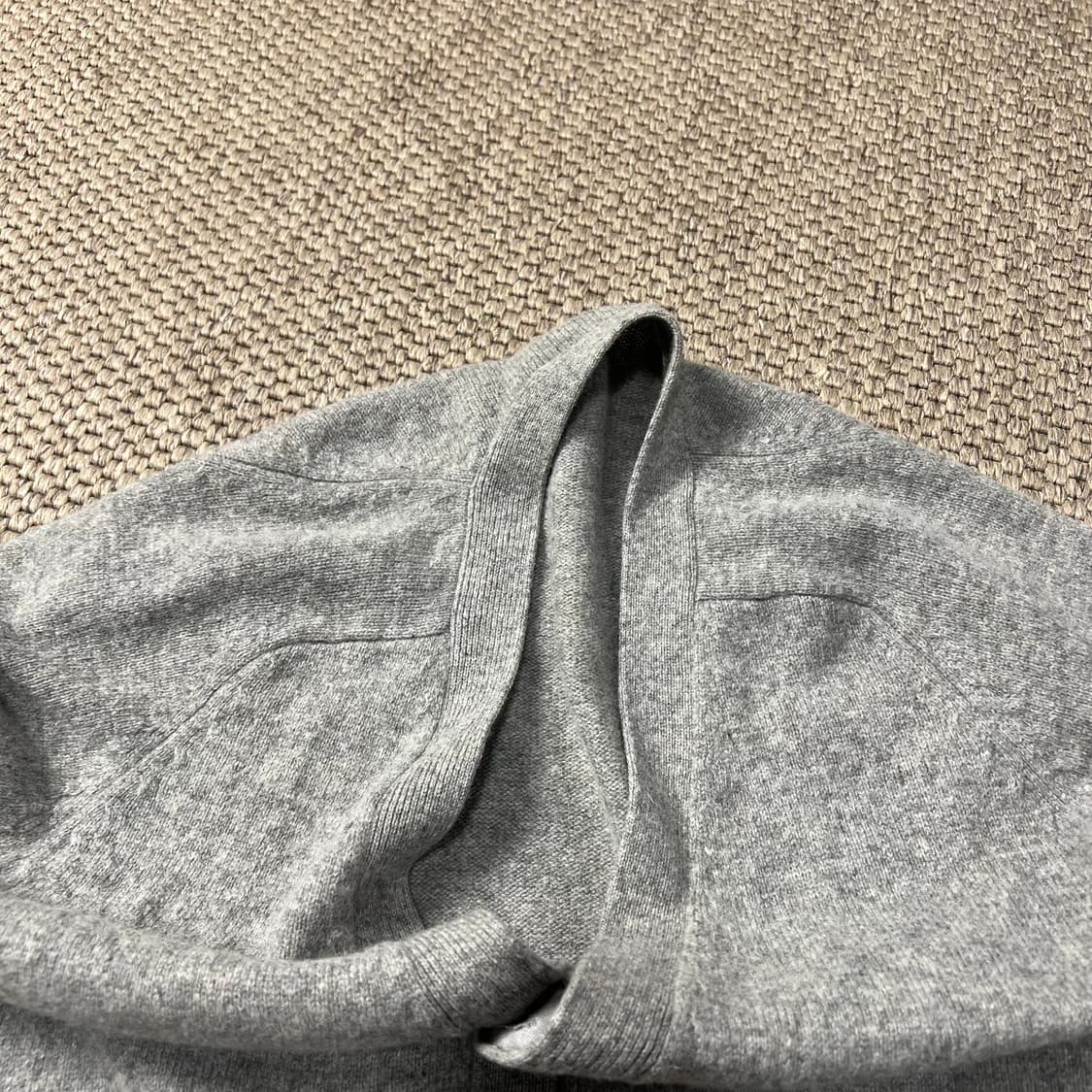 라코스테 재팬 브이넥 가디건 그레이 상품이미지10