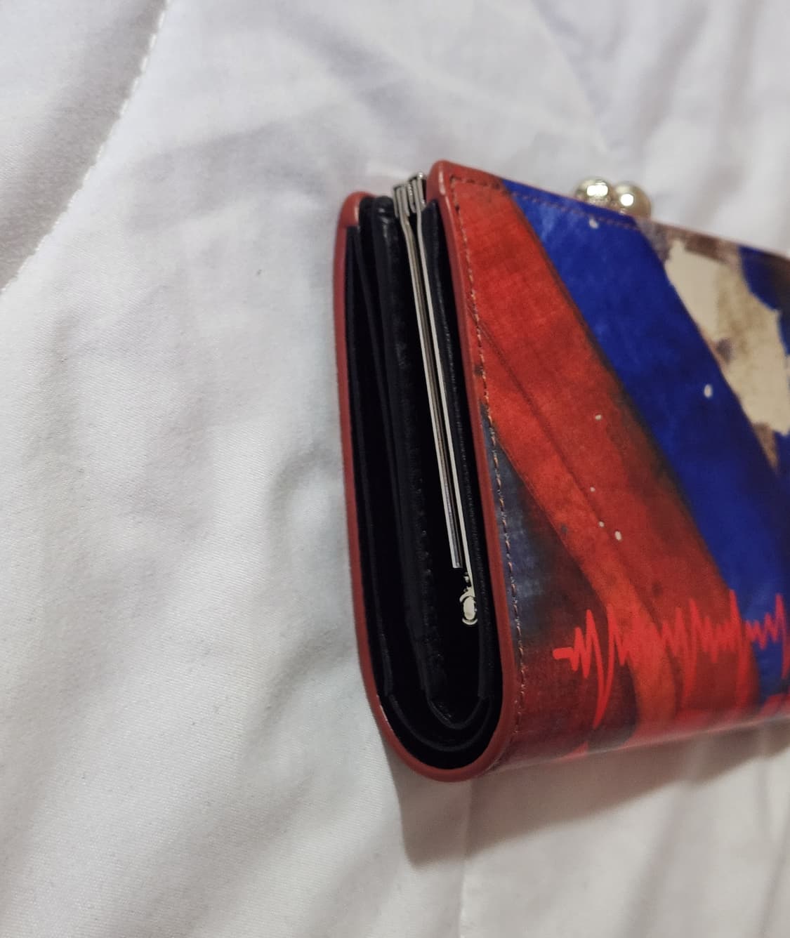 비비안웨스트우드 TREES SAVE LIVES 지갑 상품이미지3