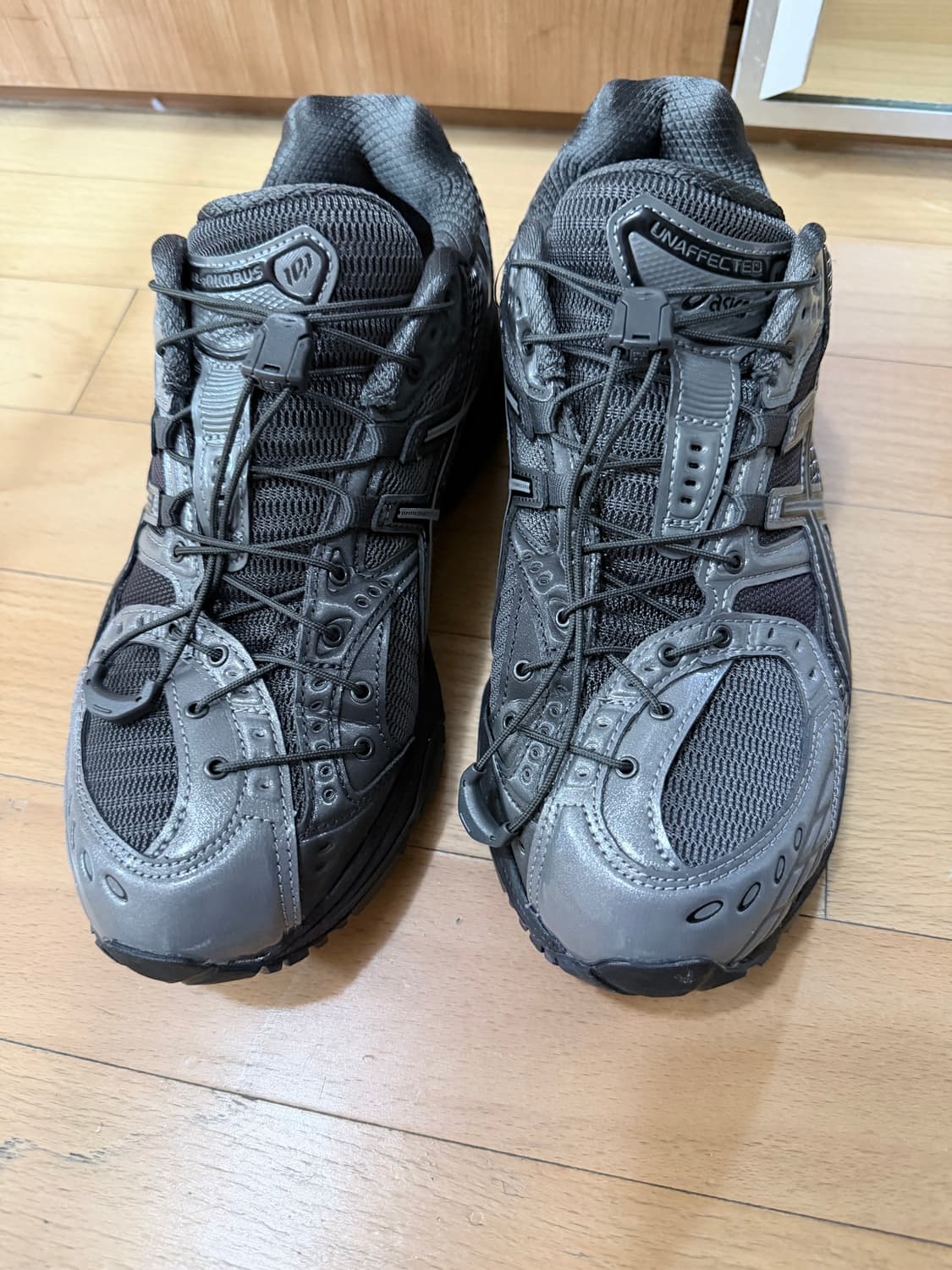 아식스&언어펙티드 젤님버스10.1 건메탈블랙 상품이미지1