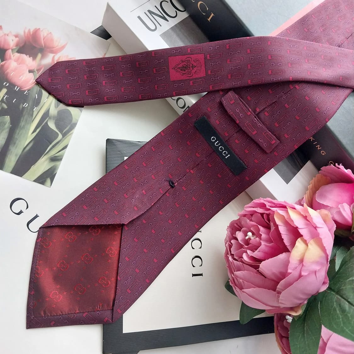 구찌 g로고 전체 패턴 넥타이 버건디 컬러 9.3cm A등급 K2620 상품이미지4