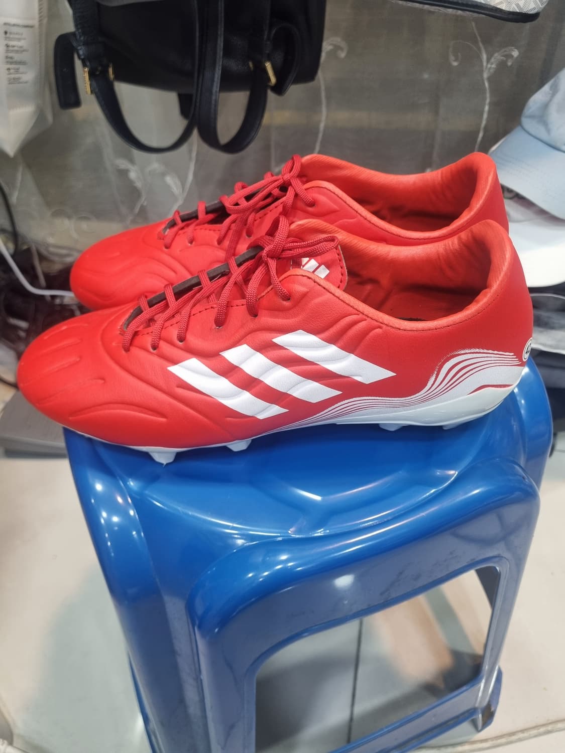 아디다스 빨간색 축구화 42사이즈 상품이미지1