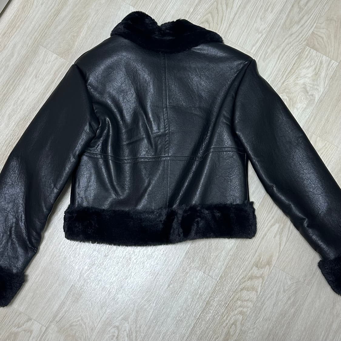 디엑스비서울 블랙 숏 무스탕 가죽자켓 블랙 상품이미지2