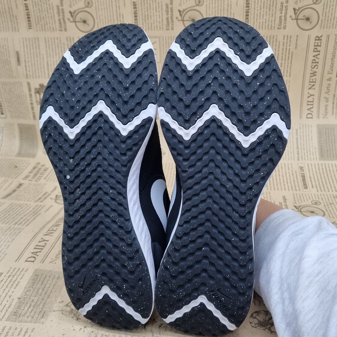 나이키 레볼루션5 남성운동화265 상품이미지3