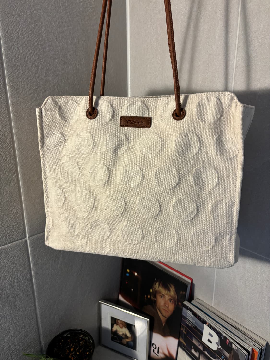 Y'saccs 엠보싱 도트 캔버스 토트백 상품이미지1