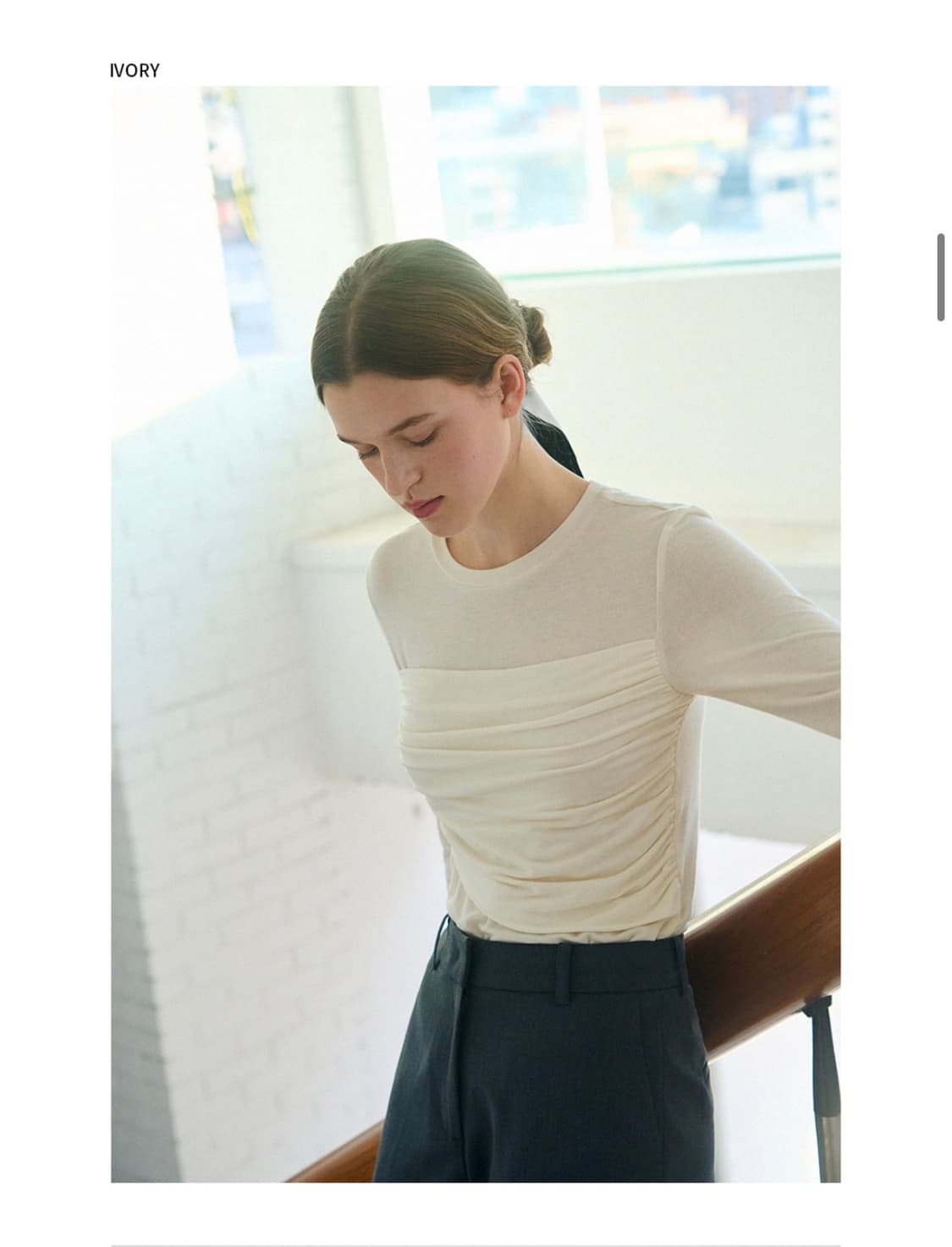 (새상품)(S) 드로우핏 우먼 셔링 드레이프 롱슬리브 티셔츠 IVORY  상품이미지3