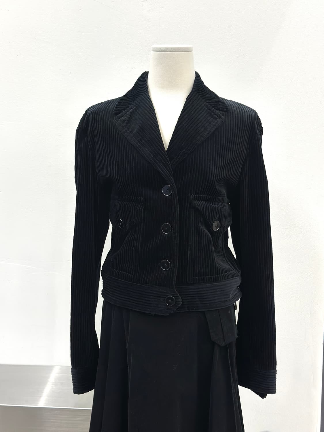 산드로 벨벳 코듀로이 크롭 자켓  상품이미지1