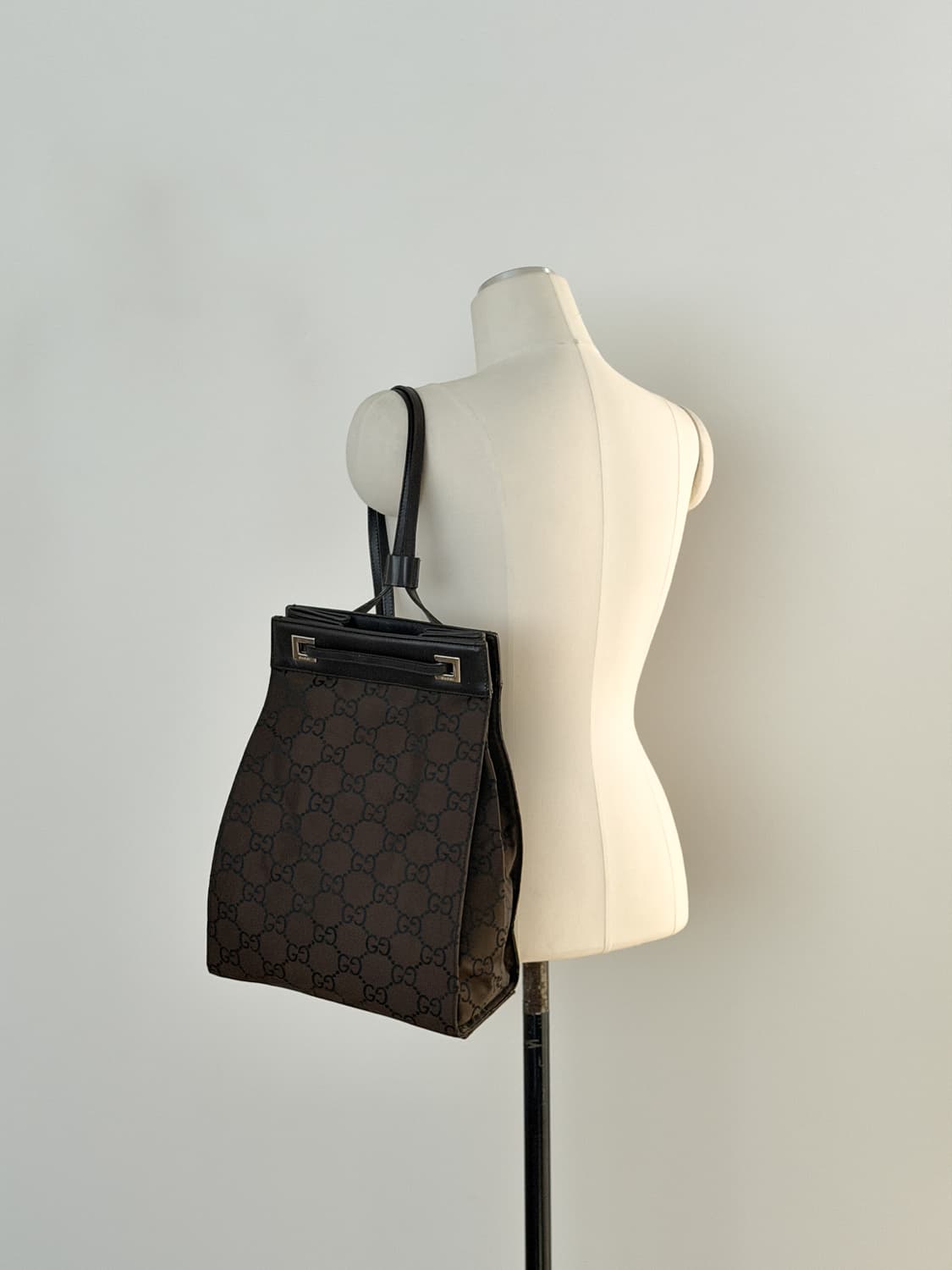 구찌 GG 나일론 레더 트리밍 원 숄더 백팩 상품이미지2