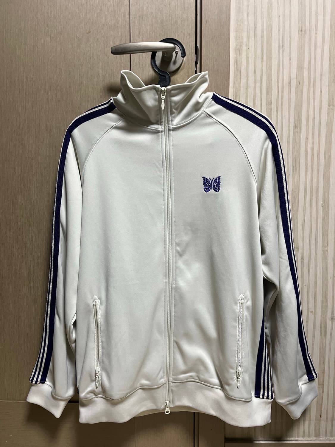 니들스 트랙 자켓 아이스 화이트 색상 M 상품이미지2