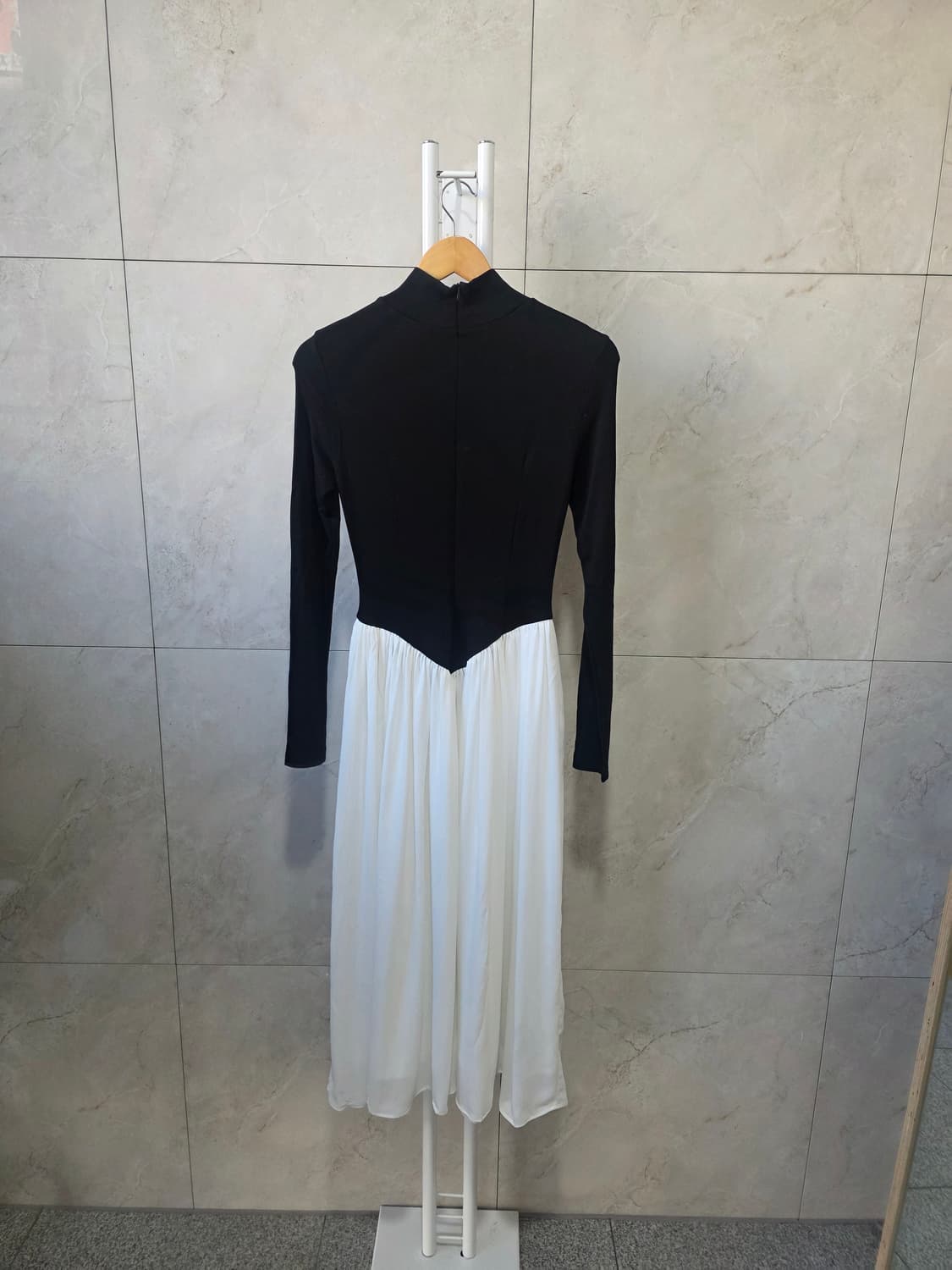 블랙&화이트 롱 드레스 상품이미지4