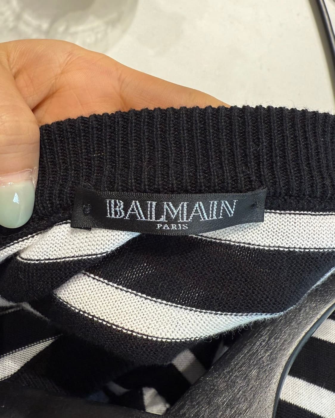 발망 블랙 스트라이프 로고 니트  상품이미지8