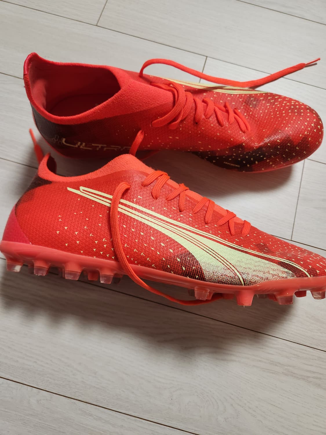 새상품급)푸마 울트라 매치 MG 사이즈270

여러 중고사이트에도 같이  상품이미지1