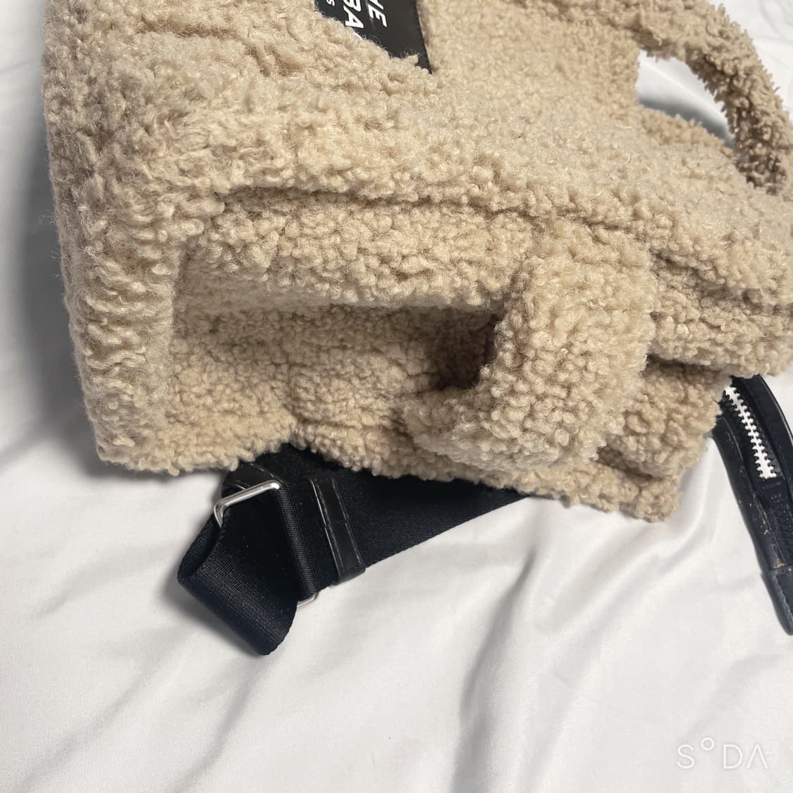 마크제이콥스 테디 토트백 베이지 상품이미지5