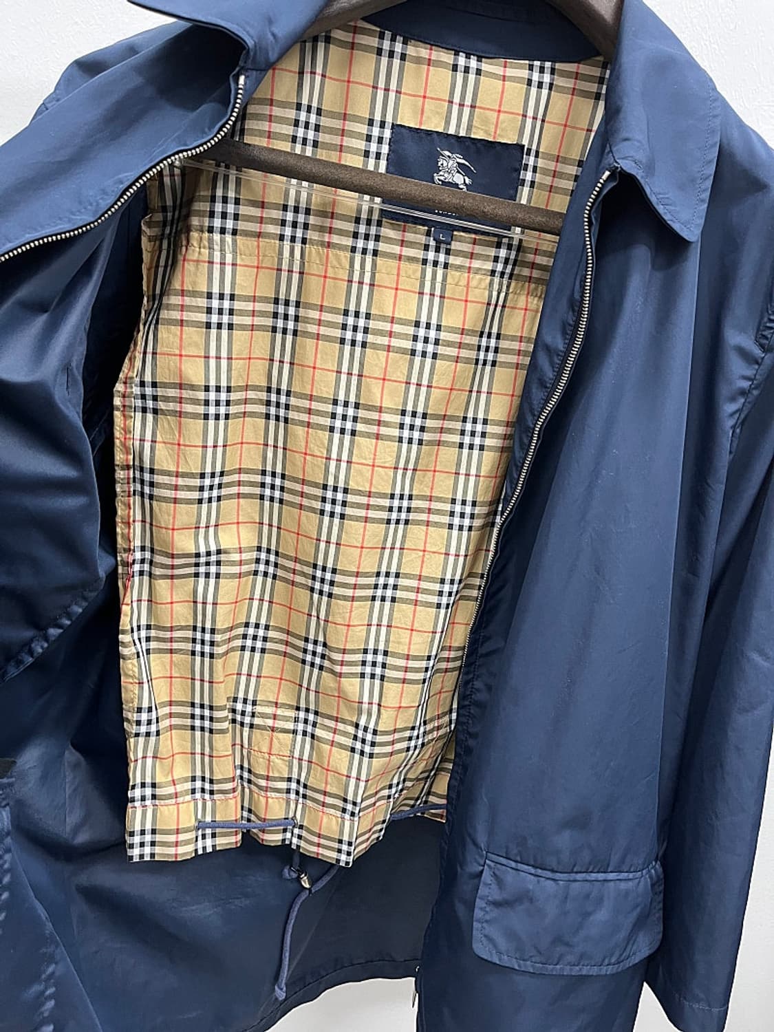 100) 버버리 패커블백 나일론 사파리 상품이미지7