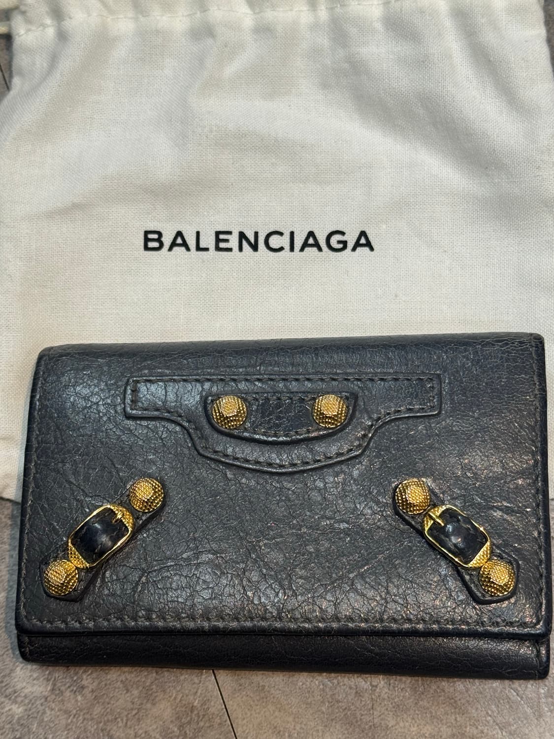 발렌시아가 자이언트 레더 스터드 카드지갑 키케이스 금장 차콜 상품이미지4