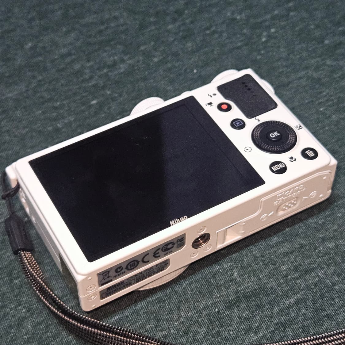 풀박/니콘 쿨픽스 p330 빈티지 디카 판매합니다 상품이미지2