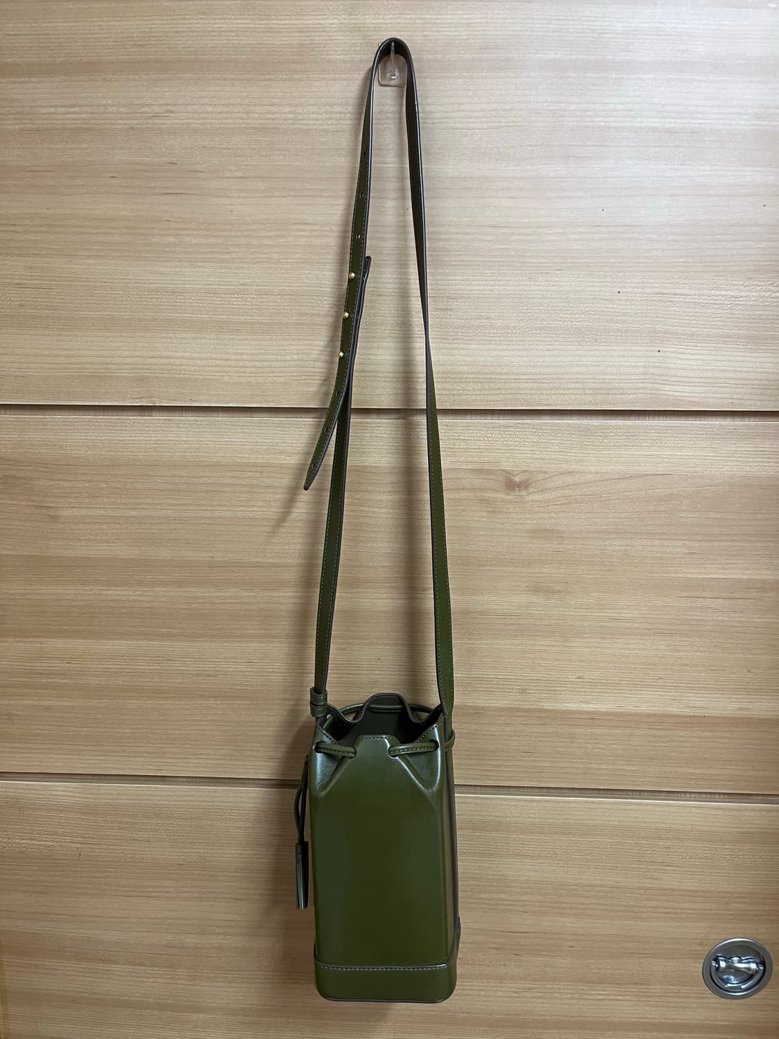 RSVP Paris 박스백 카키 색상 버킷백 상품이미지9