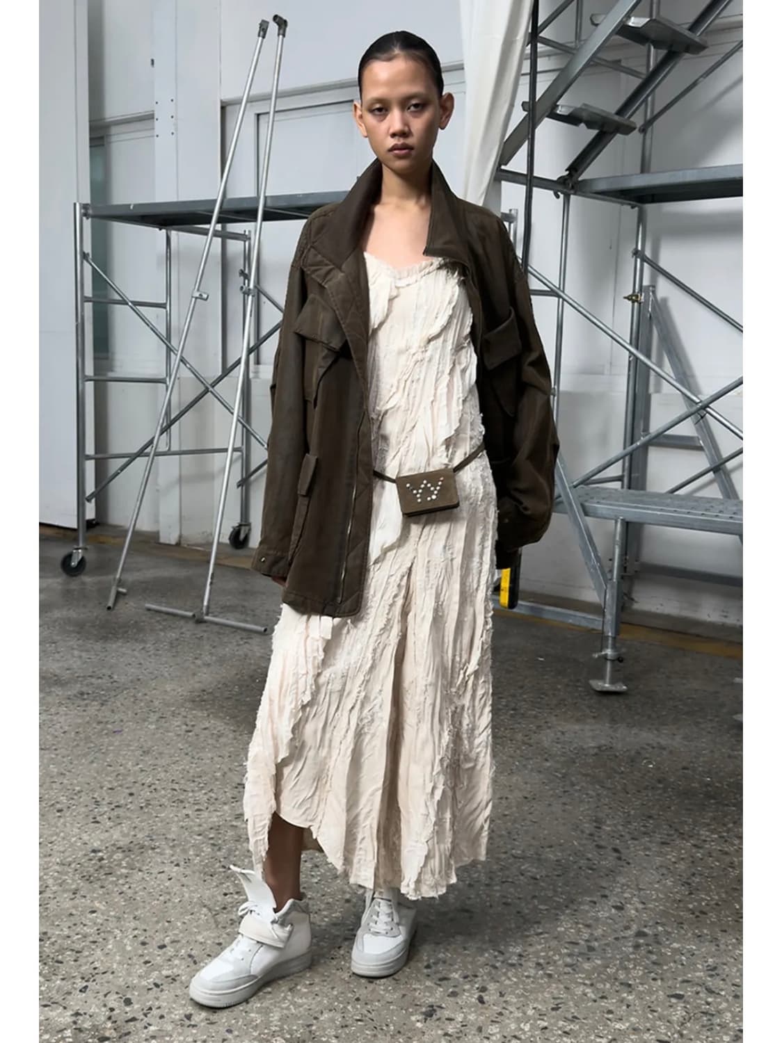 Open yy 카고포켓필드 자켓 브라운색상 구해요! 상품이미지2