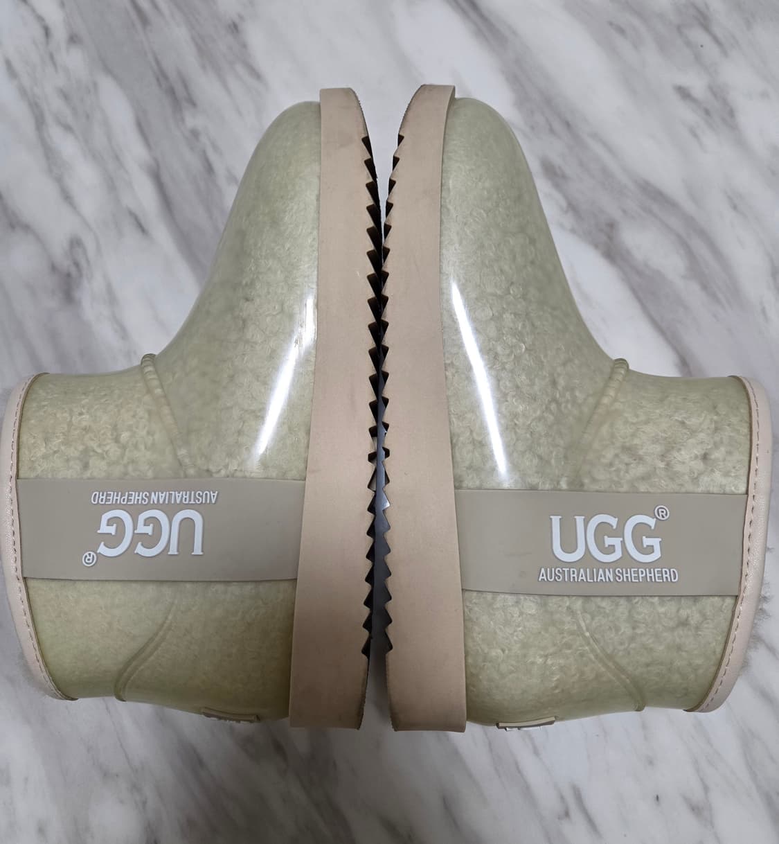 어그 클래식 클리어 울트라미니 부츠 상품이미지3