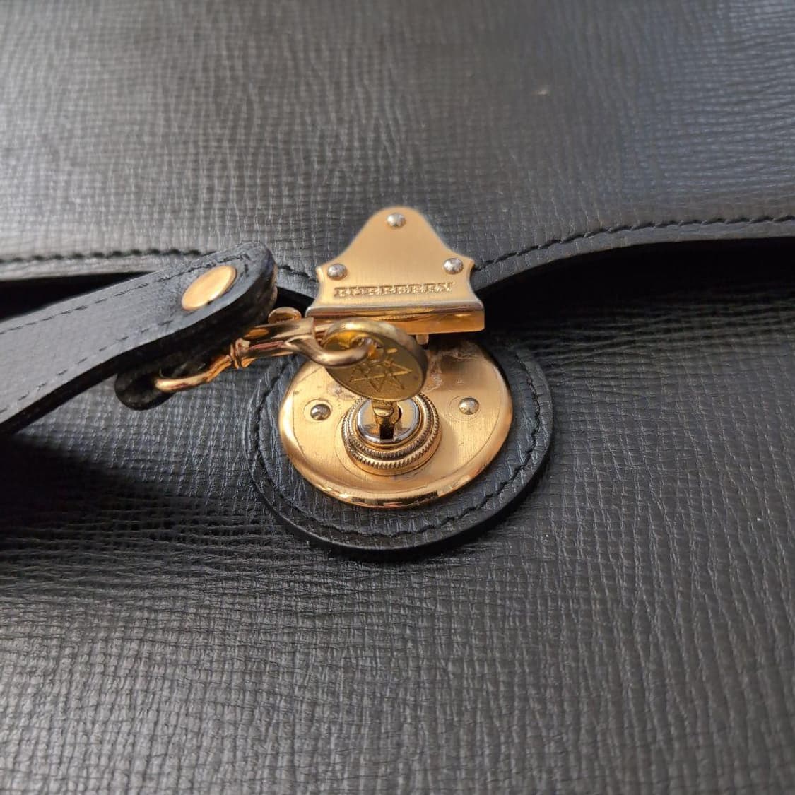 버버리 사피아노 소가죽 브리프케이스 상품이미지10