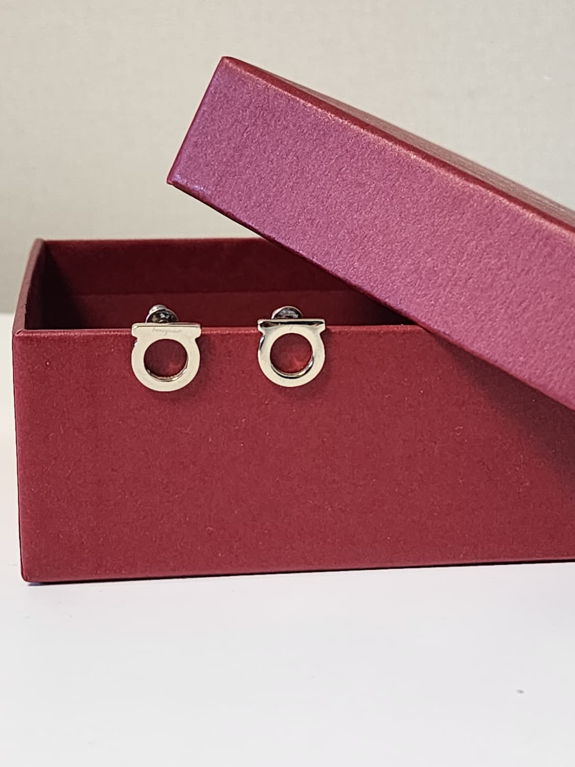 페라가모 간치니 로고 귀걸이  상품이미지3