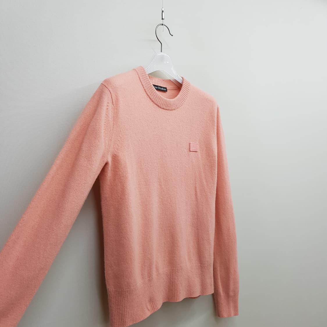 아크네 스튜디오 로고디테일 울 니트  xxs사이즈 상품이미지3