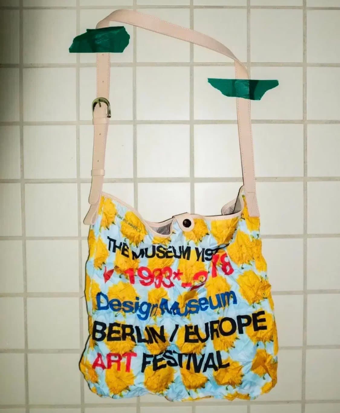 더뮤지엄비지터 플라워 토트백 상품이미지1