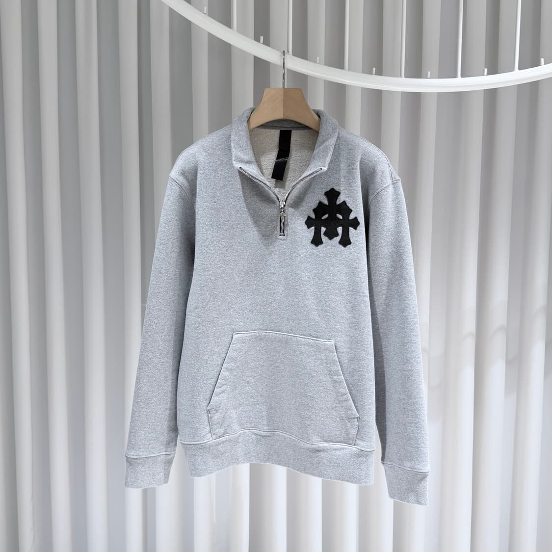 (A+/M) / 크롬하츠 크로스 레더 패치 하프집업 풀오버 그레이 맨투맨 상품이미지3