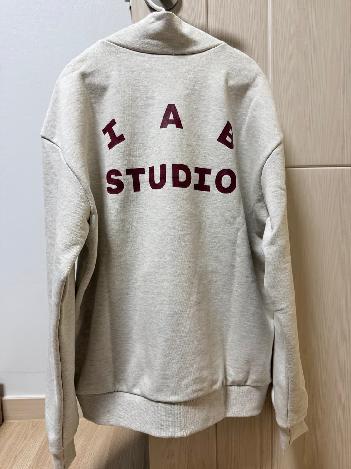 아이앱 23ss 하프집업 새상품 상품이미지1