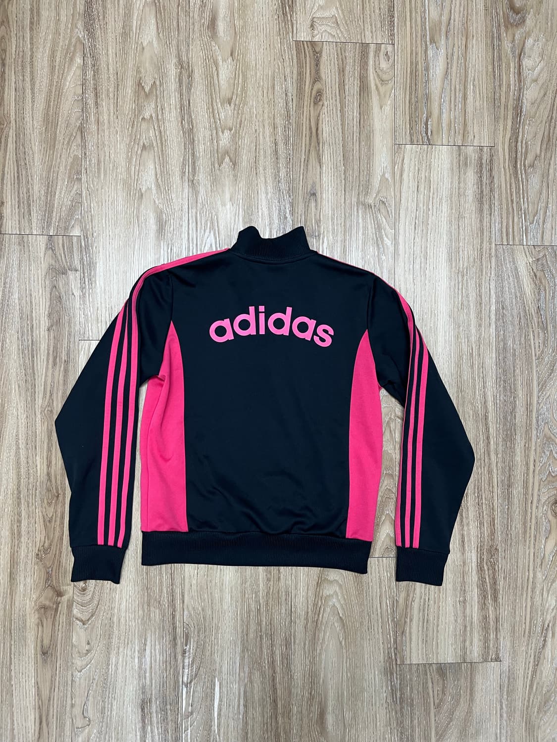 아디다스 빅레터링 트랙탑 져지 상품이미지1